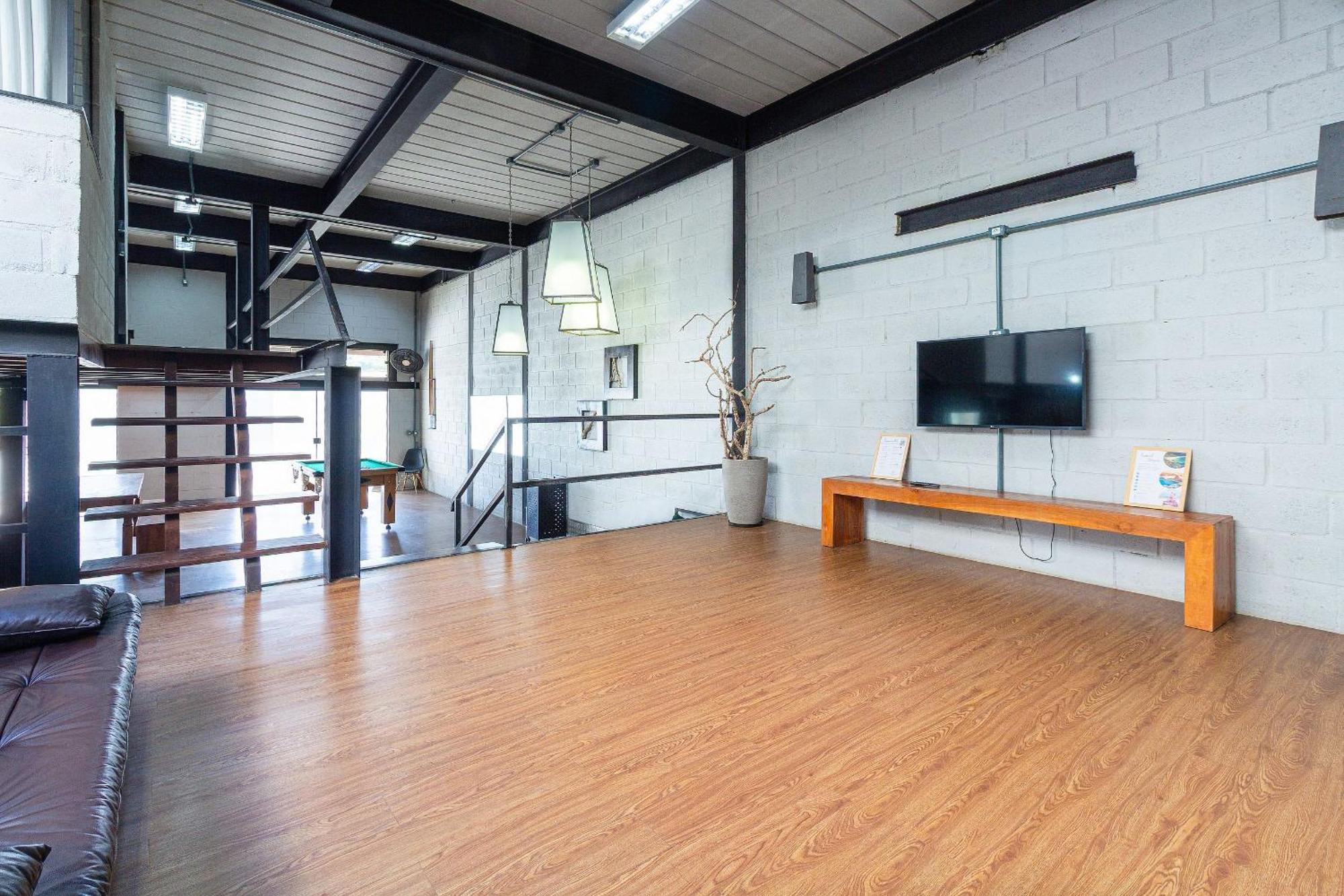 Casa Em Com Arquitetura Industrial, Sinuca E Hidromassagem Búzios